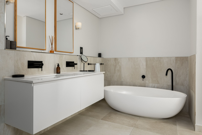 Bathroom 3, Cosmopolitan 801, City of Cape Town