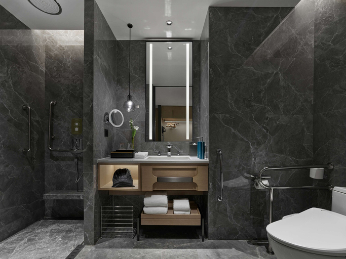 Bathroom 4, DoubleTree by Hilton Chengdu Riverside - Close to Panda Base and Chengdu East Railway, Chengdu