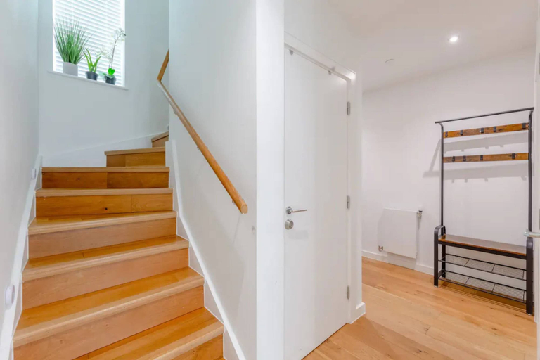 Others 5, Spacious & Family Friendly 3BD House - Stratford, London