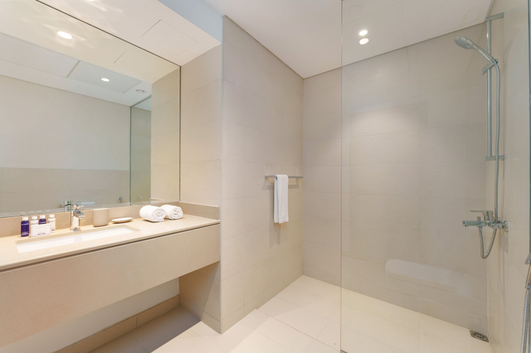 Bathroom, Maison Privee - Exquisite Apt on Yas Island cls to ALL attractions, Yas Island