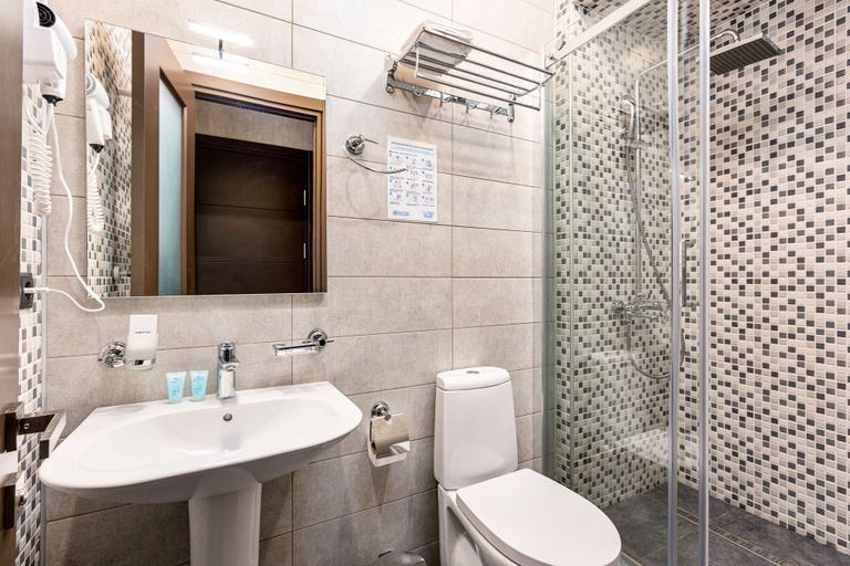 Bathroom 4, Kope Palace, Tbilisi