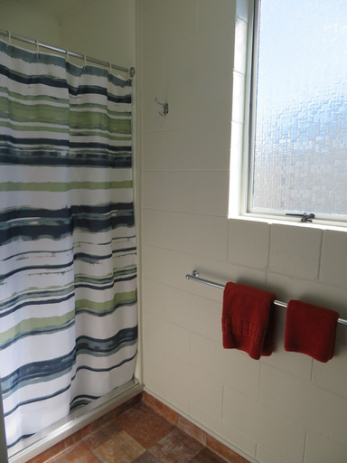 Bathroom 3, Commodore Court Motel, Marlborough