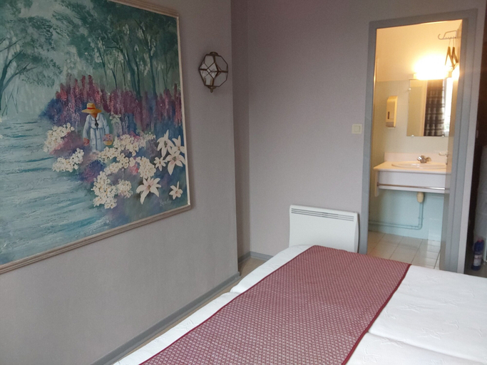 Bedroom 5, L'Etape, Gironde