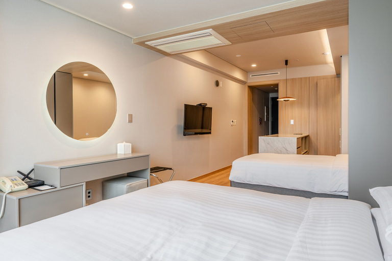 Bedroom 4, Haeundae Centum Hotel, Haeundae