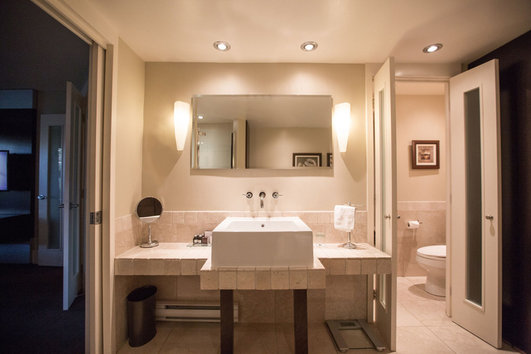 Bathroom 5, Hotel Le Bonne Entente, Communauté-Urbaine-de-Québec