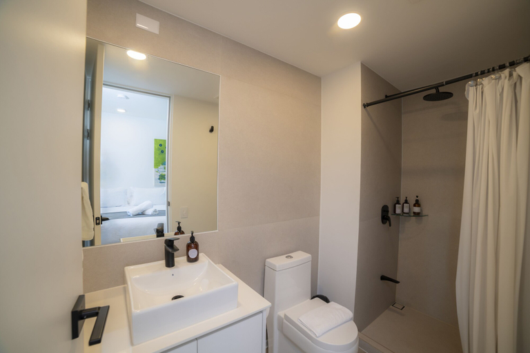 Bathroom 4, BEE Suites San Jose - Escalante, San José