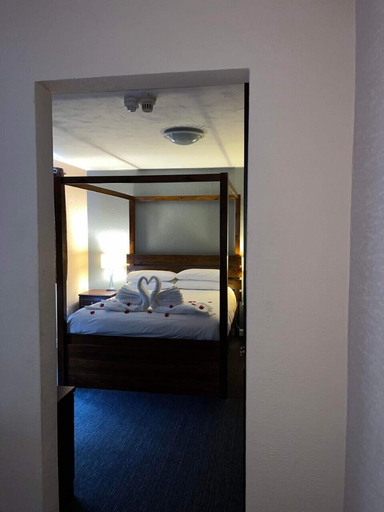 Bedroom 3, Springfield Hotel & Health Club, Flintshire