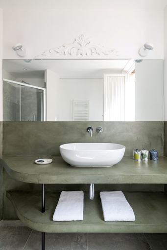 Bathroom 4, Hotel Minerva, Genova