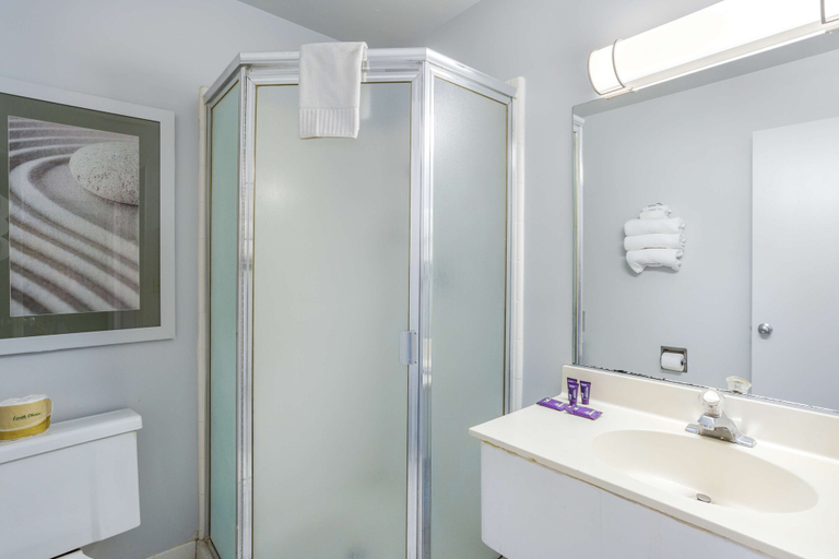 Bathroom 4, Knights Inn Yuma, Yuma