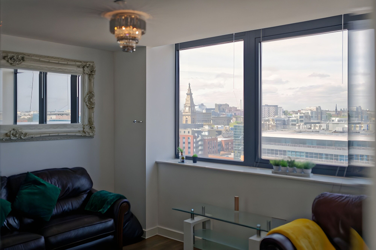 Others 4, 2 Bedroom Central Apartment, Sefton