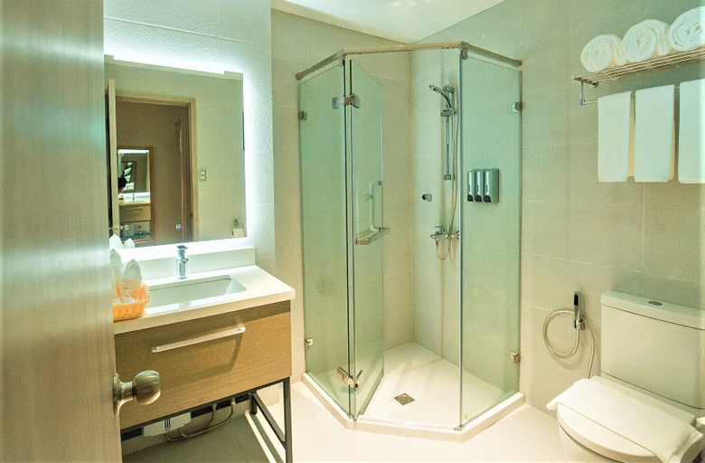 Bathroom, 1521 Hotel & Spa, Lapu-Lapu City
