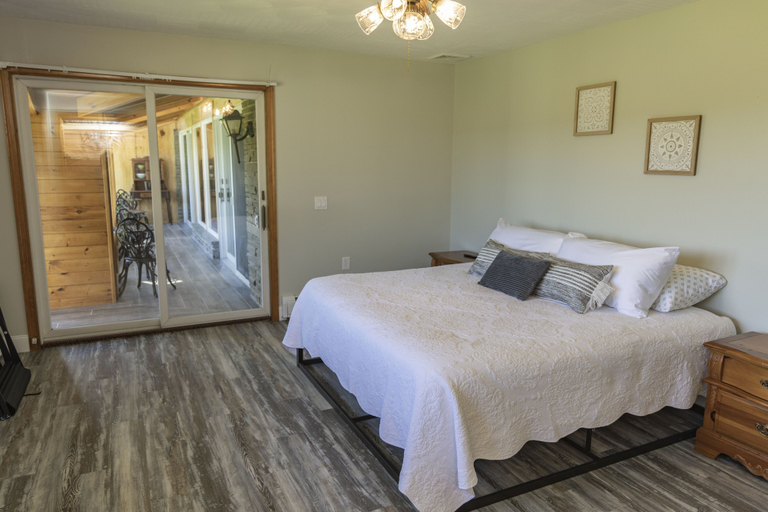 Bedroom 1, Stony Fork Inn, Tioga