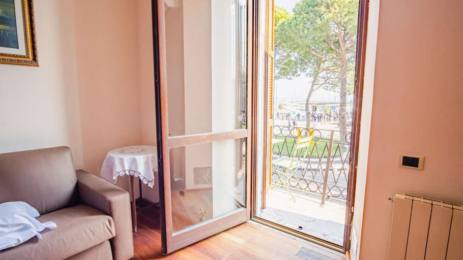 Others 2, Romantic Coast View - Italian Homing, Brescia