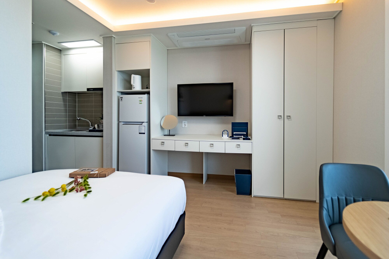 Bedroom 4, PINEART LABEL, Gangneung