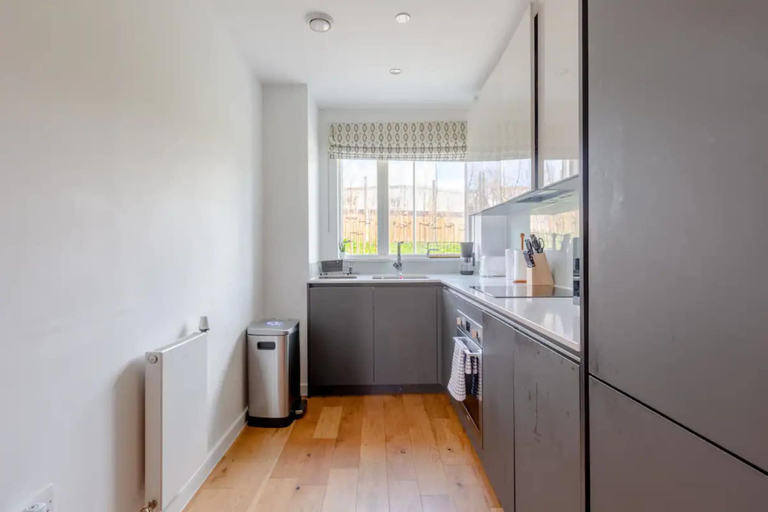 Others 3, Spacious & Family Friendly 3BD House - Stratford, London
