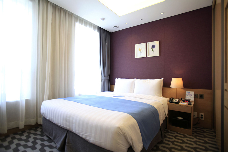 Bedroom 3, Days Hotel by Wyndham Seoul Myeongdong, Jung
