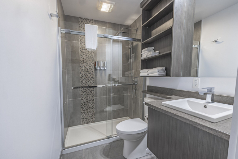 Bathroom 5, Le Gaspésiana, La Mitis