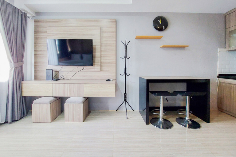 Room 4, Warm And Simply Look Studio Room Apartment Urban Heights Residences, Tangerang Selatan