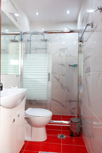 Bathroom 4, City Plaza Apartments & Rooms, Central Macedonia