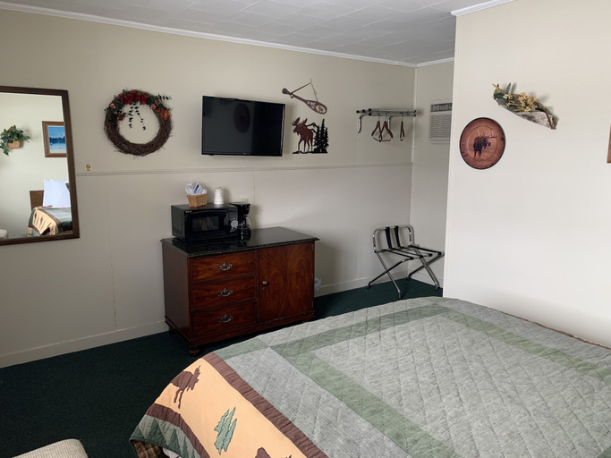 Bedroom 2, Carroll Motel & Cottages, Coos
