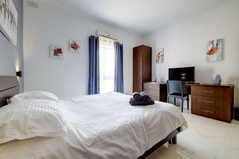 Bedroom 3, Modern 1BR Apartment Steps From the Promenade