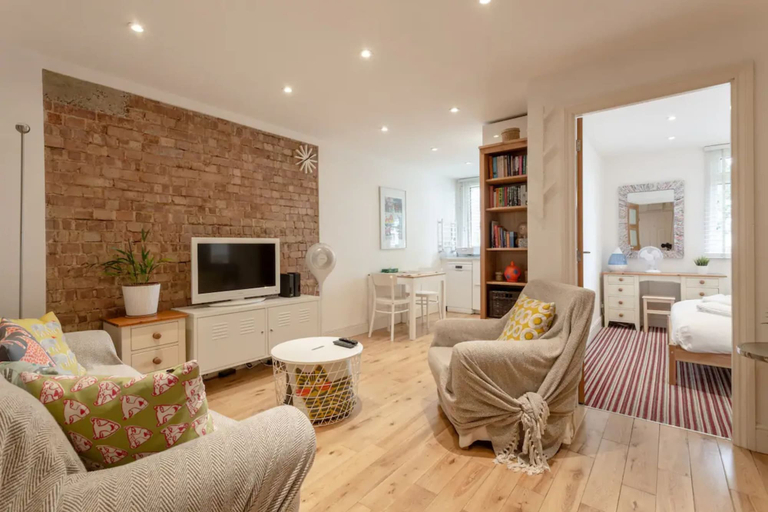 Living area 5, Inviting & Peaceful 1BD Flat in Lambeth, London