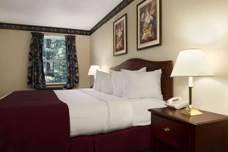 Bedroom 3, Days Inn by Wyndham Grayling, Crawford