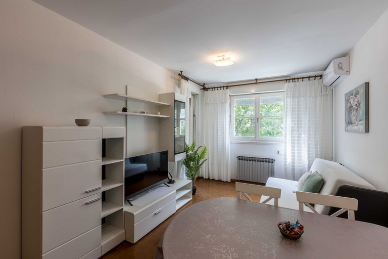 Others 5, Apartment Gordana, Split