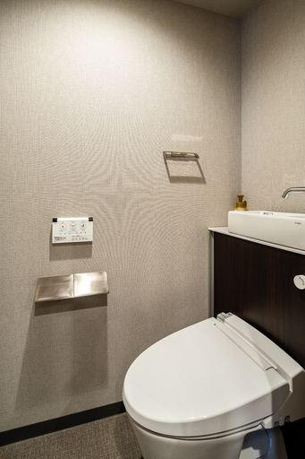 Bathroom 3, Section L Tsukiji, Chūō