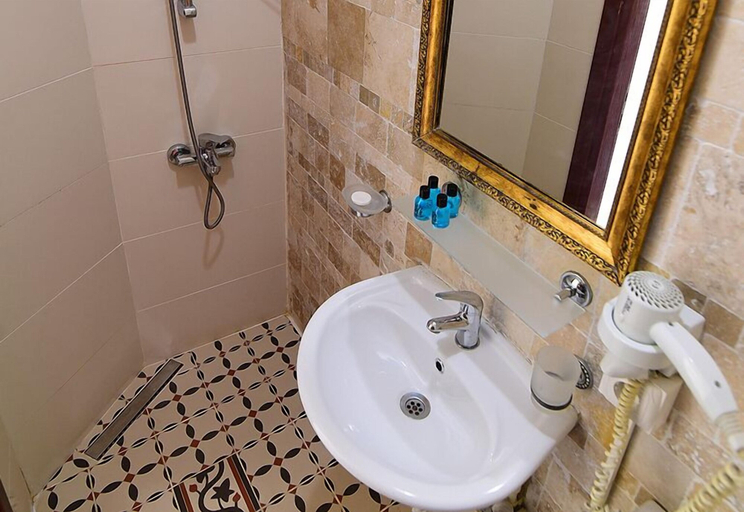 Bathroom 5, Mylos Otel, Bozcaada