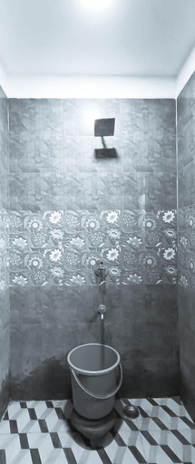 Bathroom, Roomshala 051 Ashok Palace, Delhi