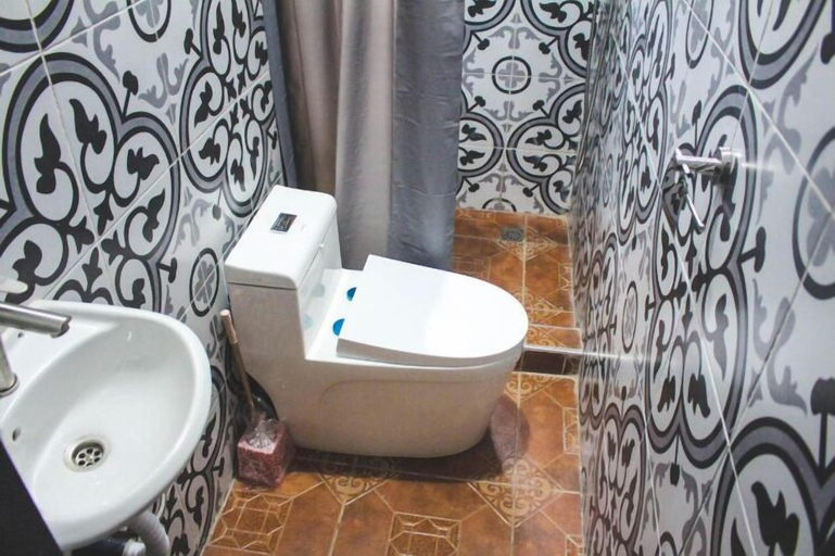 Bathroom 4, High Level Apartment, Accra