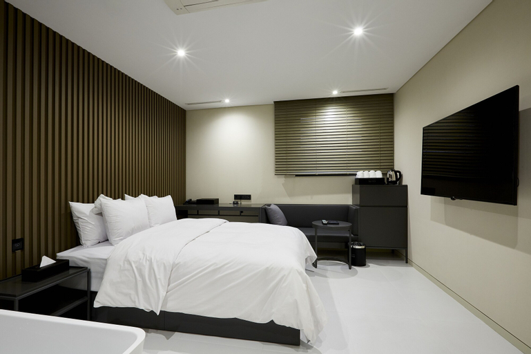 Bedroom 26