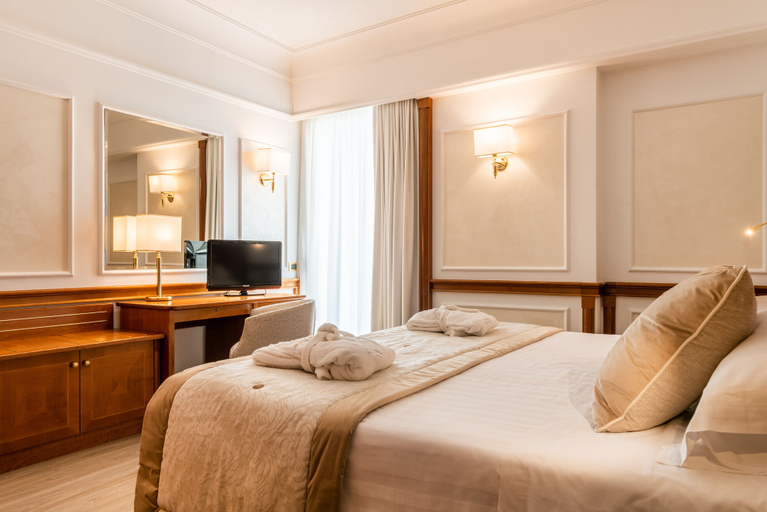 Bedroom 3, Grand Hotel Terme & Spa, Padua