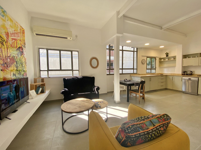Others 5, Ness Tsiyona 9 - By Beach Apartments TLV
