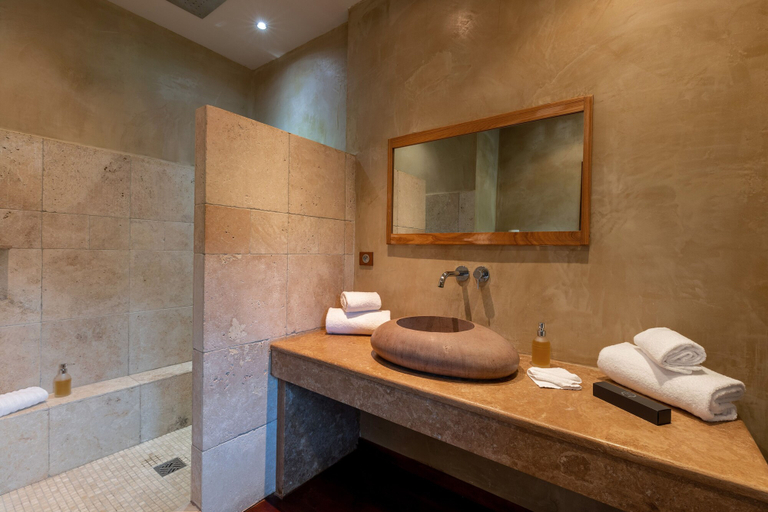 Bathroom 4, Domaine du Reginu, Haute-Corse