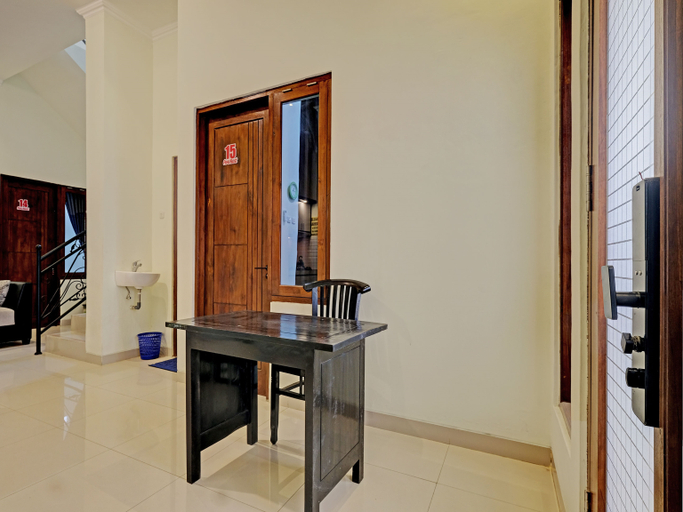 Others 4, OYO Life 92935 Ayu Kost Eksklusif, Bantul
