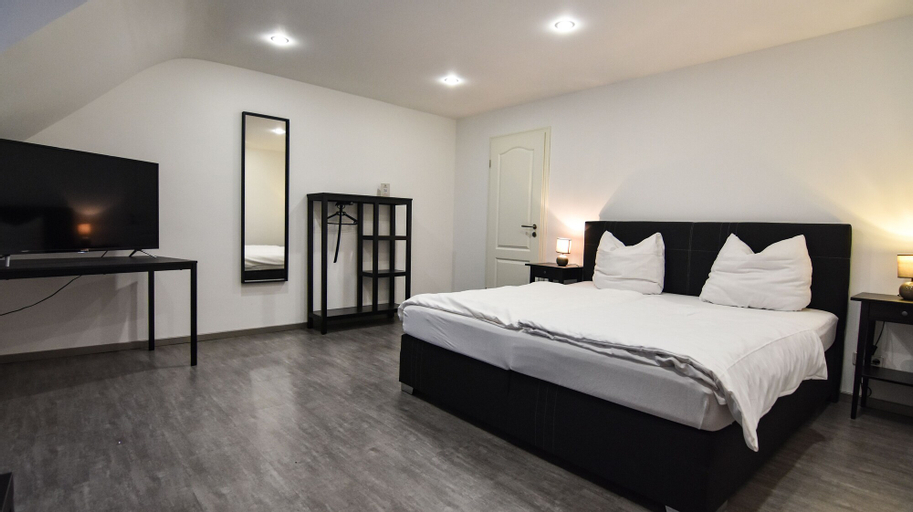 Bedroom 4, Hotel Schlemmerscheune, Kaiserslautern