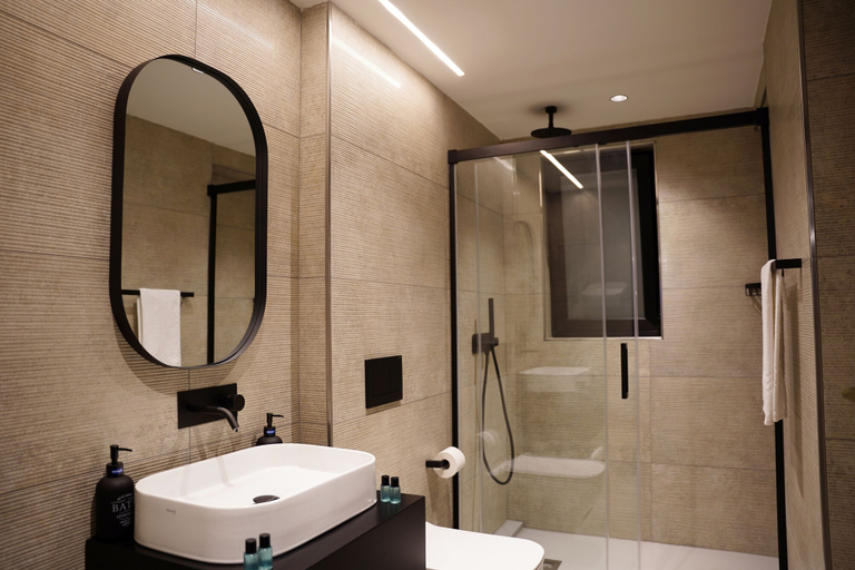 Bathroom 5, The Londoner Hotel Sliema