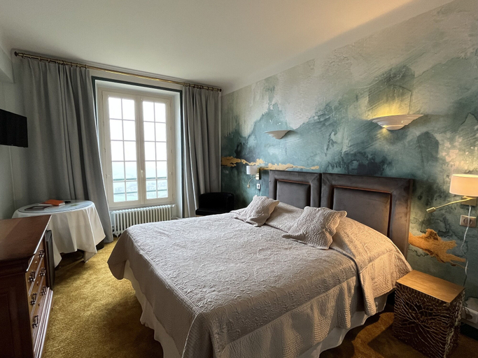 Bedroom 2, L'Esplanade, Dordogne