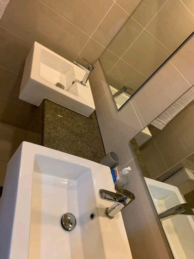 Bathroom 3, Mactan Newtown A by HiveRooms, Lapu-Lapu City