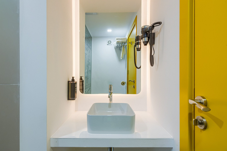 Bathroom 5, ibis Styles Bucharest Airport, Otopeni