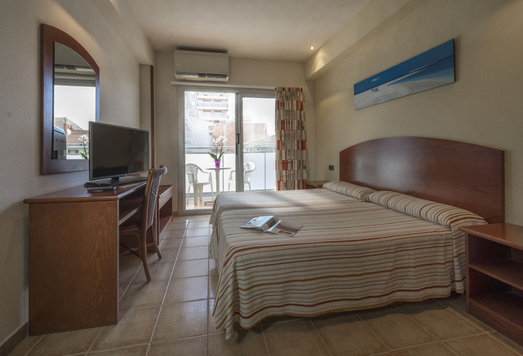 Bedroom 3, 4R Miramar Calafell, Tarragona