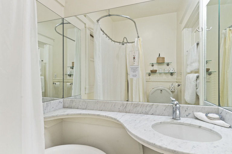 Bathroom 4, Golden Gate Hotel, San Francisco