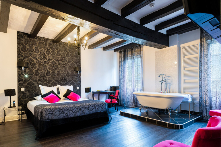 Bedroom 4, Logis Hotel Restaurant Le Cheval Blanc Blere, Indre-et-Loire