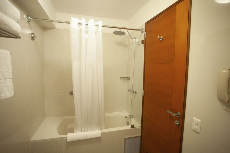 Bathroom 5, Casa Andina Select Miraflores, Lima