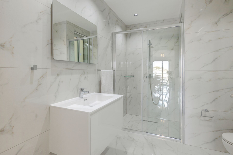 Bathroom 4, Modern Apartment Steps to St George's Bay