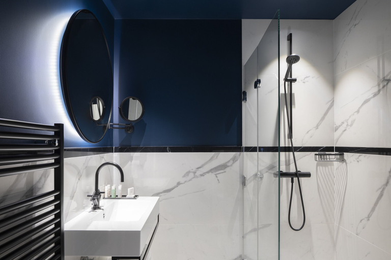 Bathroom 5, Hotel Parisianer, Paris