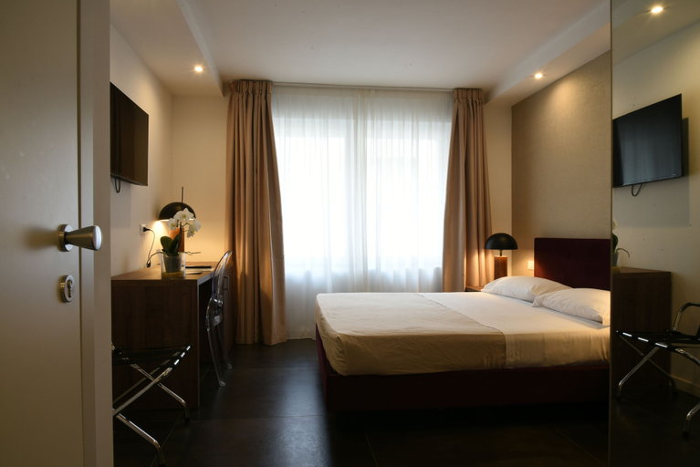 Bedroom 5, Outside Hotel, Foggia