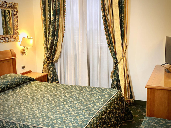 Bedroom 3, Champagne Palace Hotel, Rome